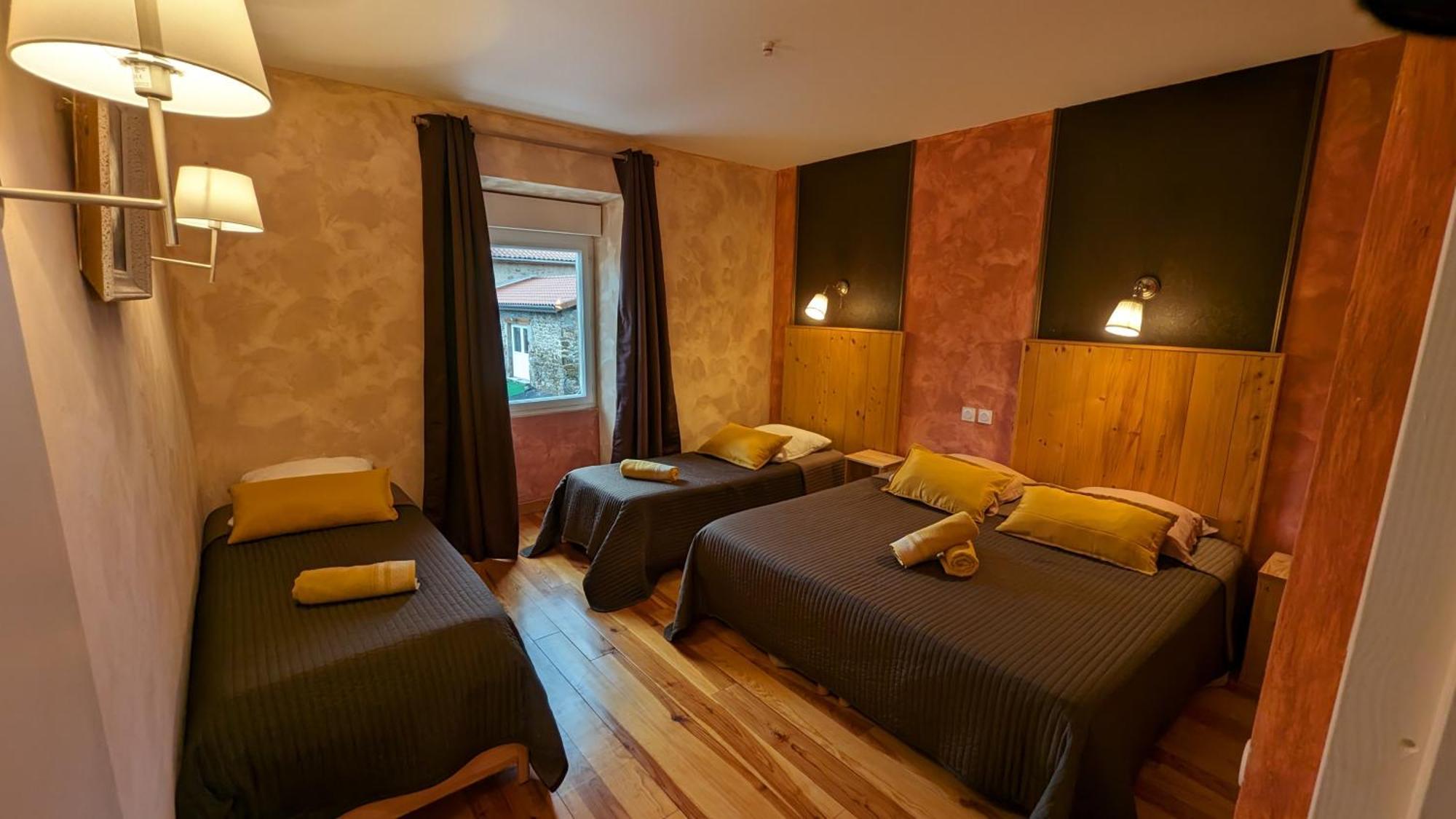 Chambres Et Tables D' Hotes Manglieu Exterior photo